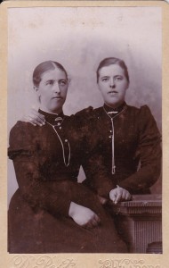 Kirstine og Hanne 1897 